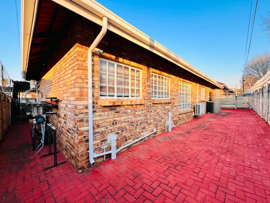 3 Bedroom Property for Sale in Protea Park North West